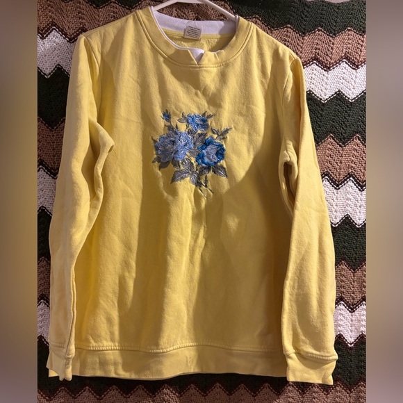 Vintage Floral Embroidered Sweatshirt| Size Large - Picture 1 of 5